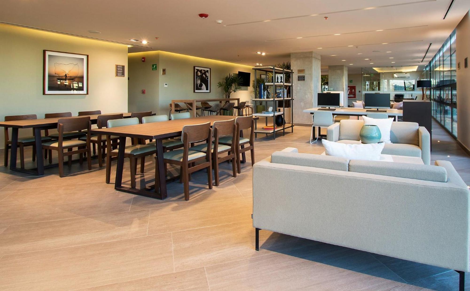 Staybridge Suites - Guadalajara Novena By Ihg Екстер'єр фото