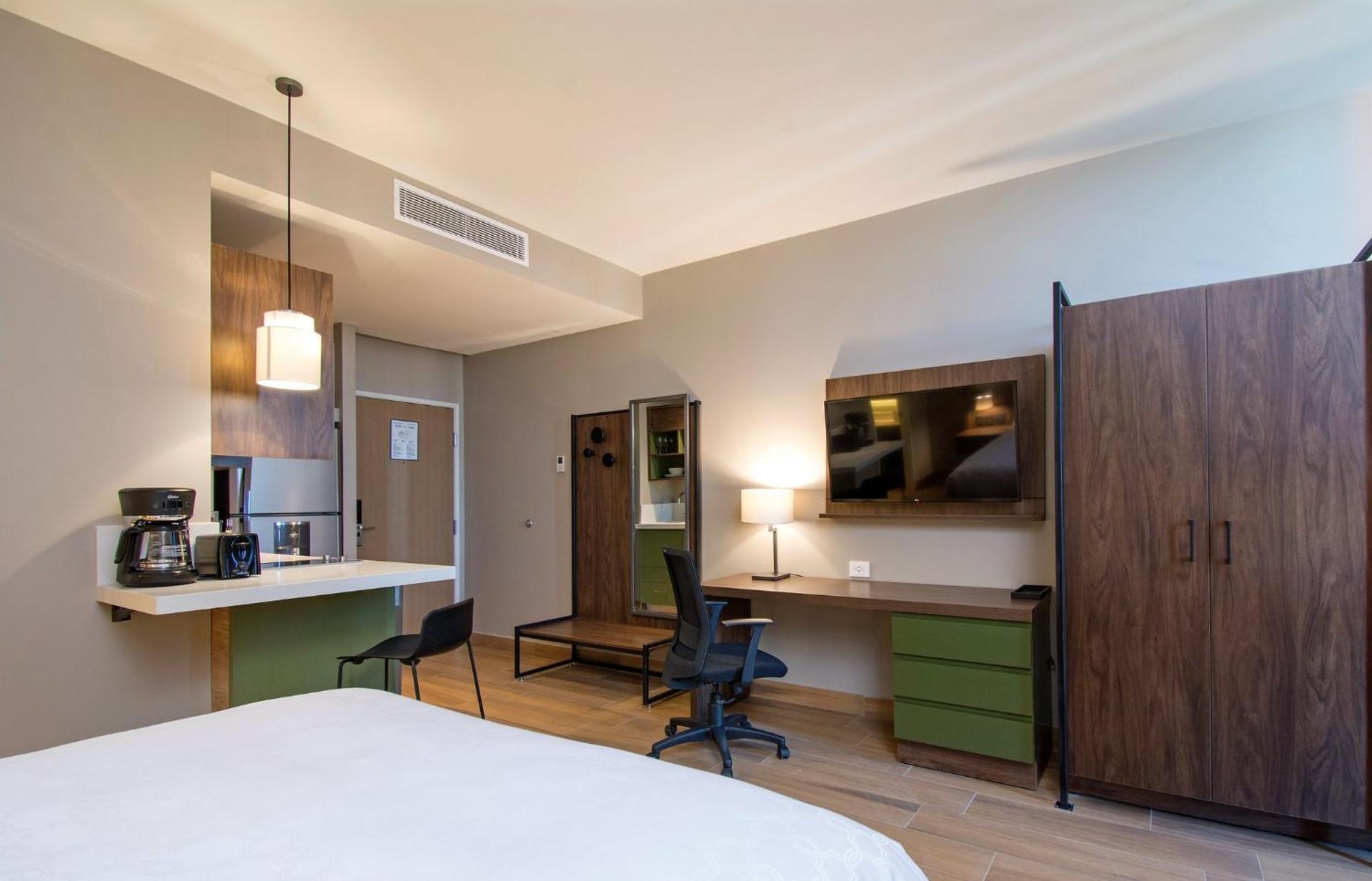 Staybridge Suites - Guadalajara Novena By Ihg Екстер'єр фото