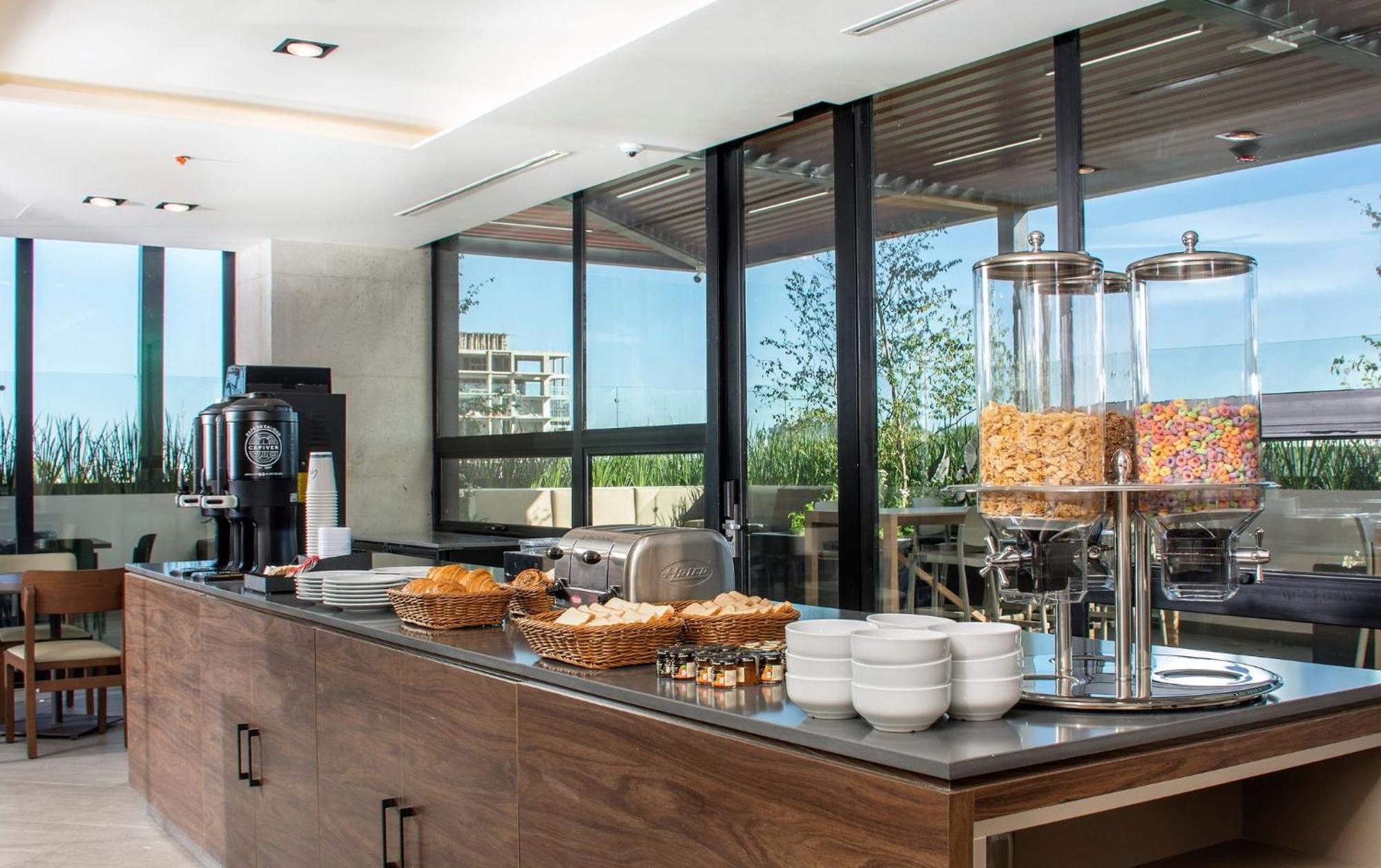 Staybridge Suites - Guadalajara Novena By Ihg Екстер'єр фото